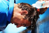 Tommy Robredo cools off