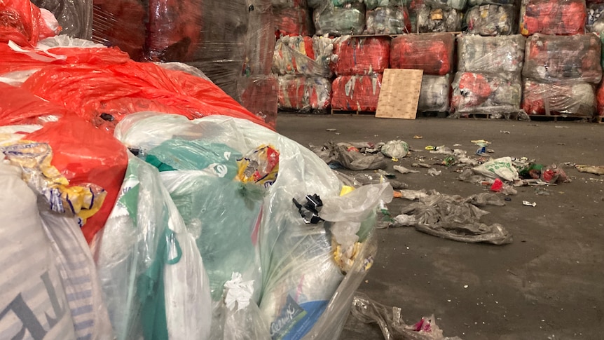 Les supermarchés australiens cherchent à l’étranger des solutions aux problèmes de stock de plastique souple REDcycle