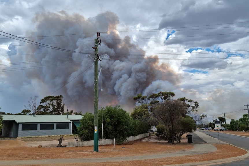 Smoke billowing over the town of Jerramungup.