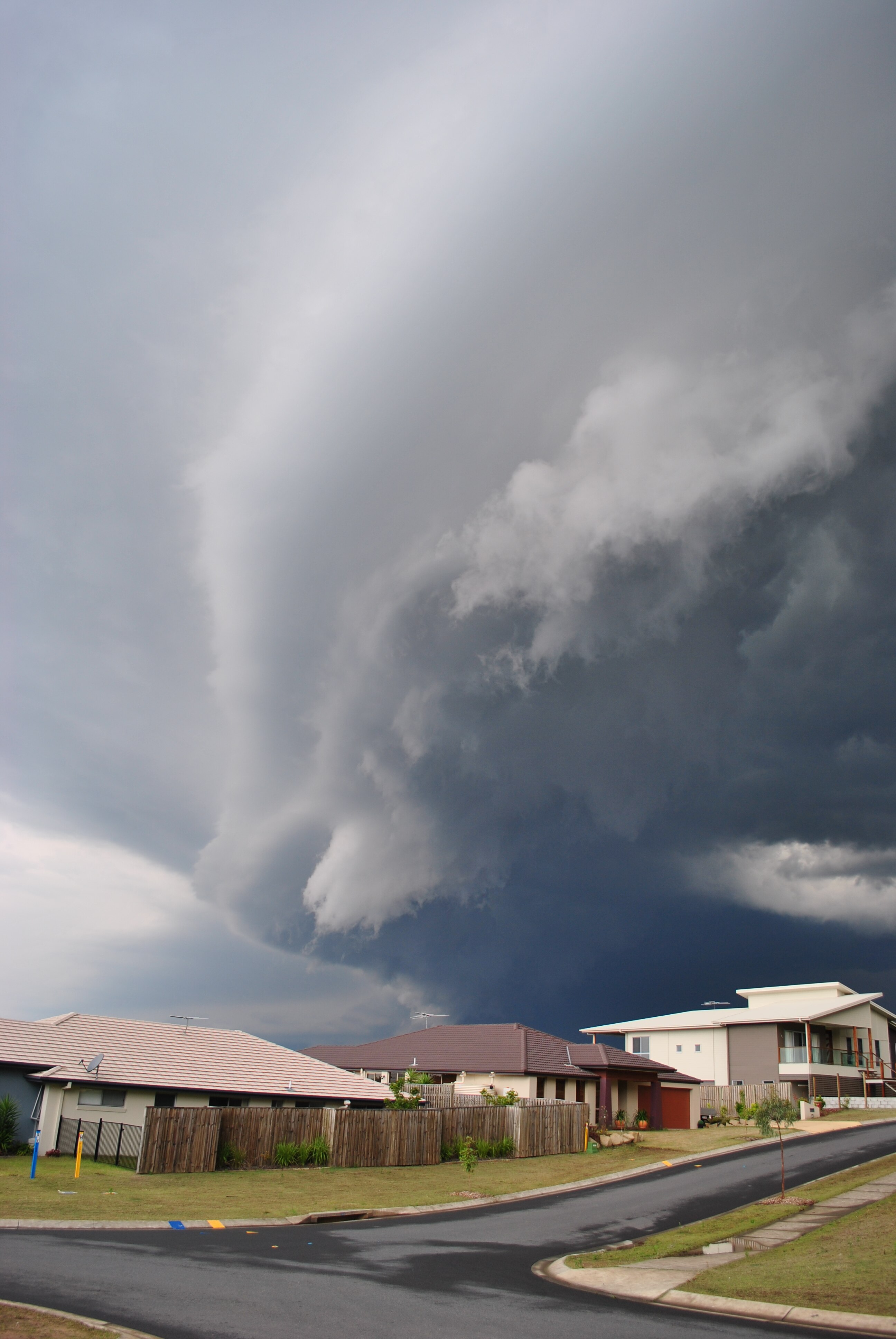 Hail storm hits southern Queensland crops - ABC News