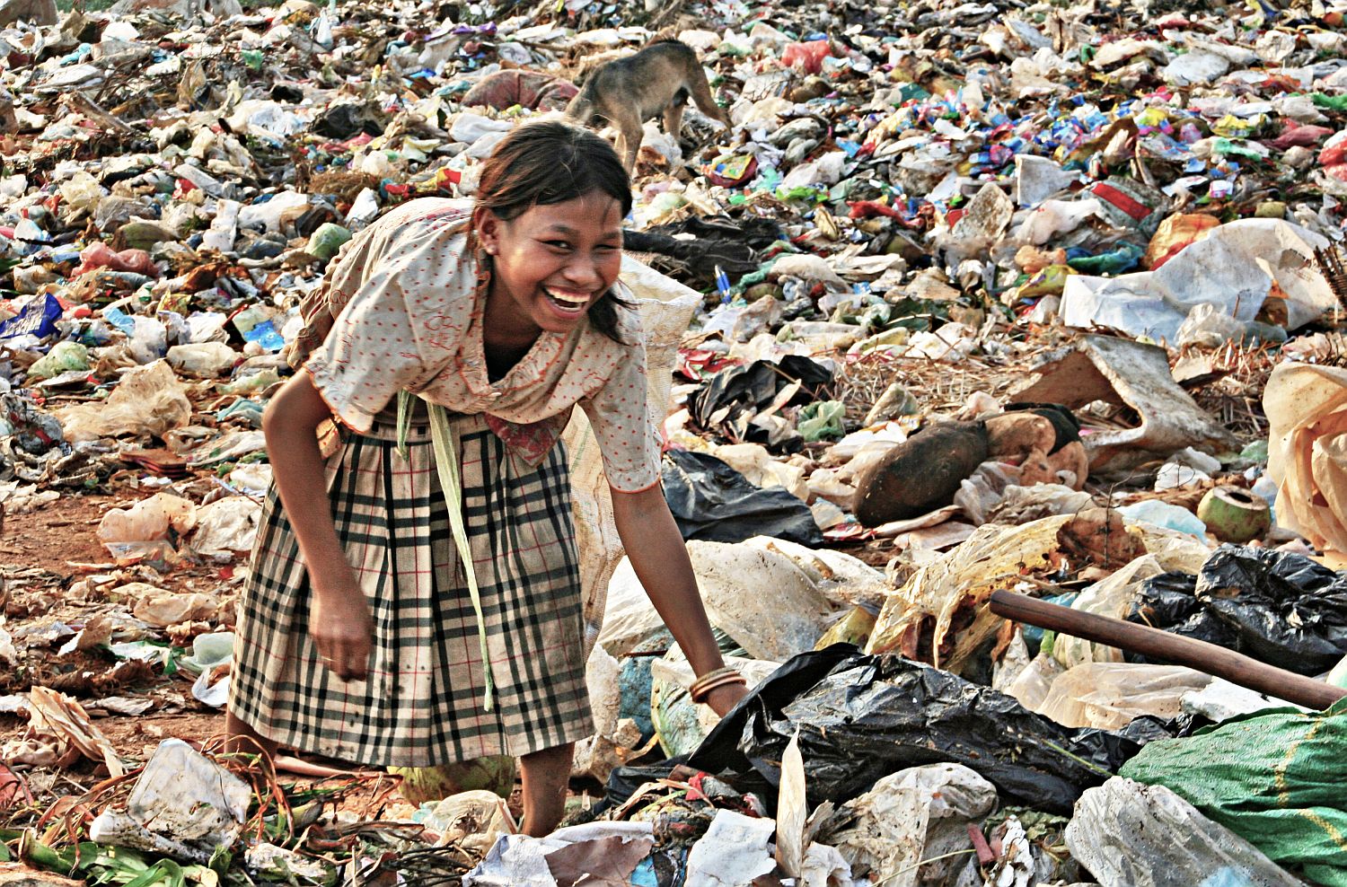 Life in a Cambodian rubbish dump ABC News