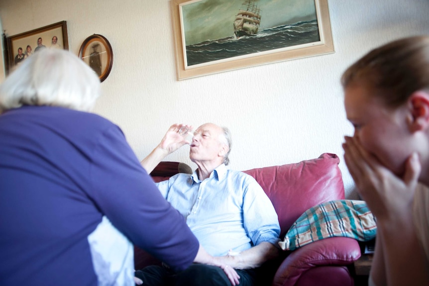 Siep Pietersma drinking poison