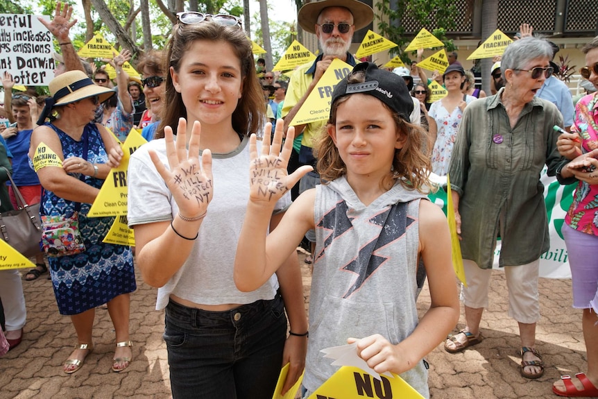 Children at a protest against fracking in Darwin.