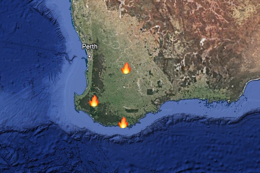Žemėlapis, kuriame pavaizduota pietinė WA dalis su piktogramomis, nurodančiomis tris atskirus krūmų gaisrus.