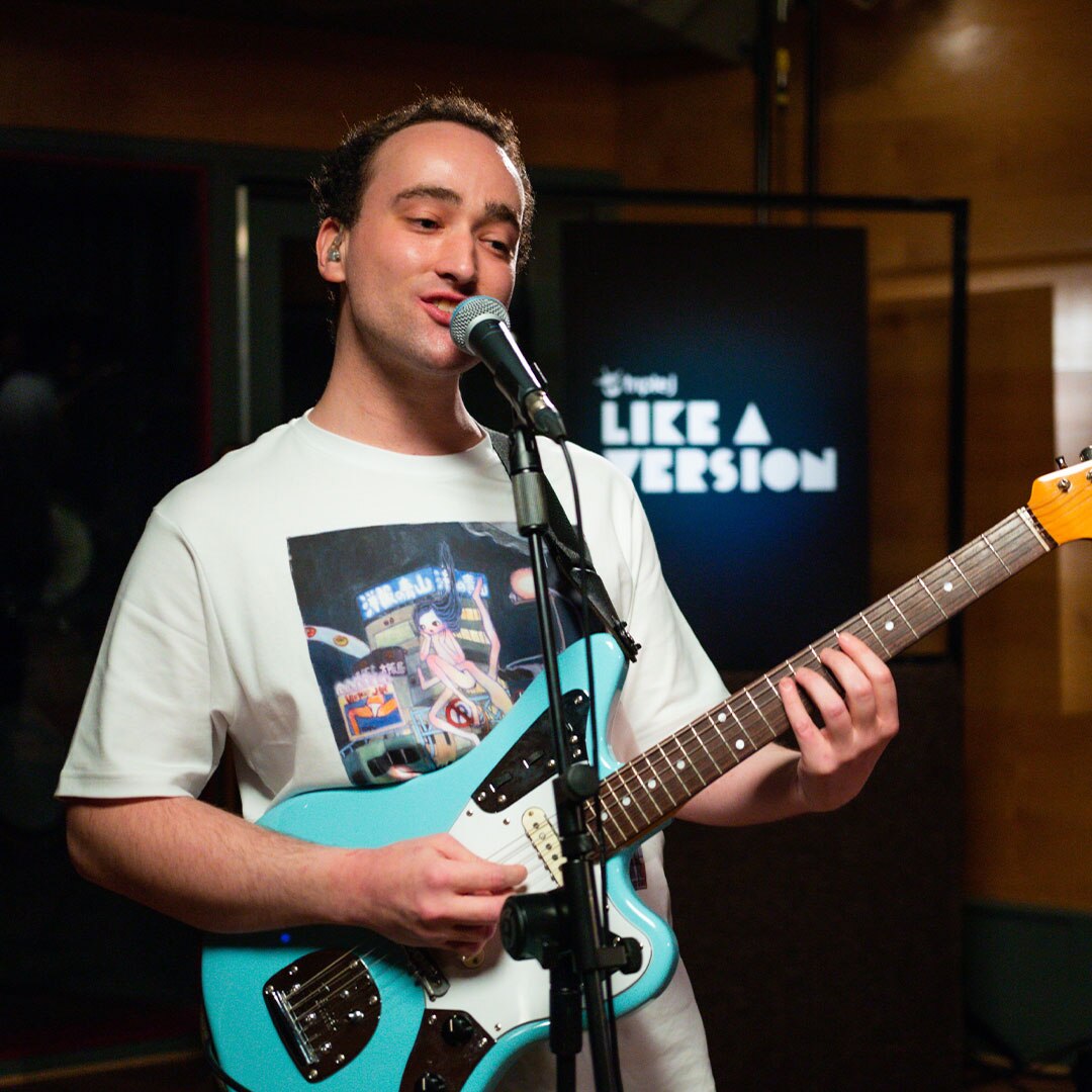 Wave Racer covers The 1975's 'It's Not Living (If It's Not With You)' for Like A Version