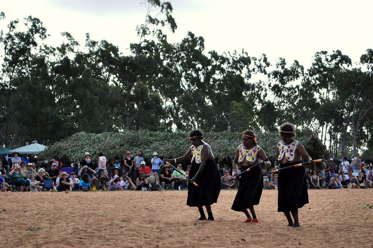 Labor backs Indigenous recognition in constitution - ABC News