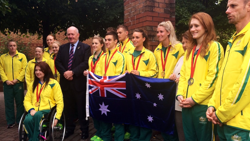 Peter Cosgrove with Australian athletes