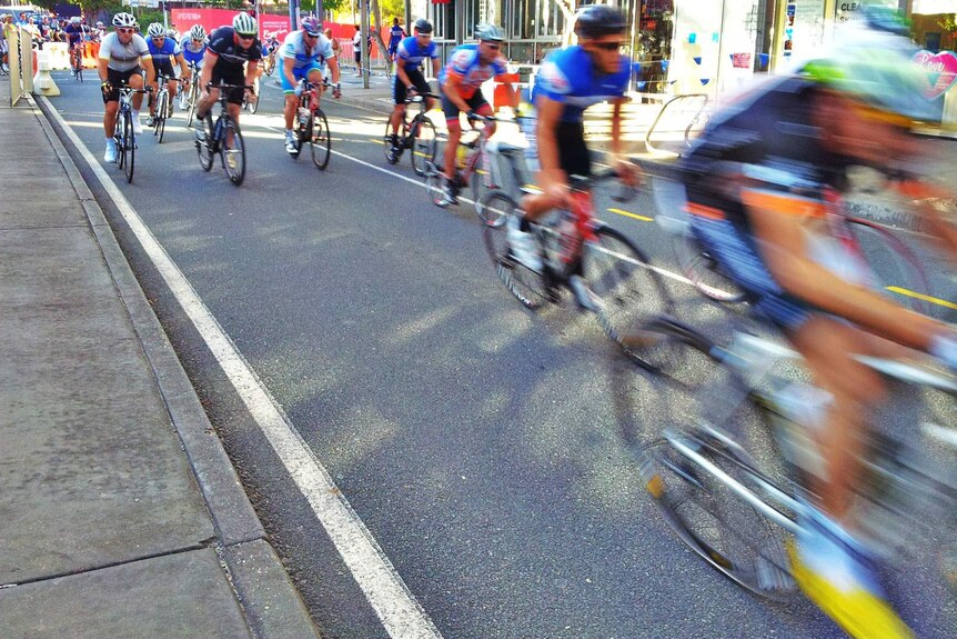 Cyclists race through South Brisbane