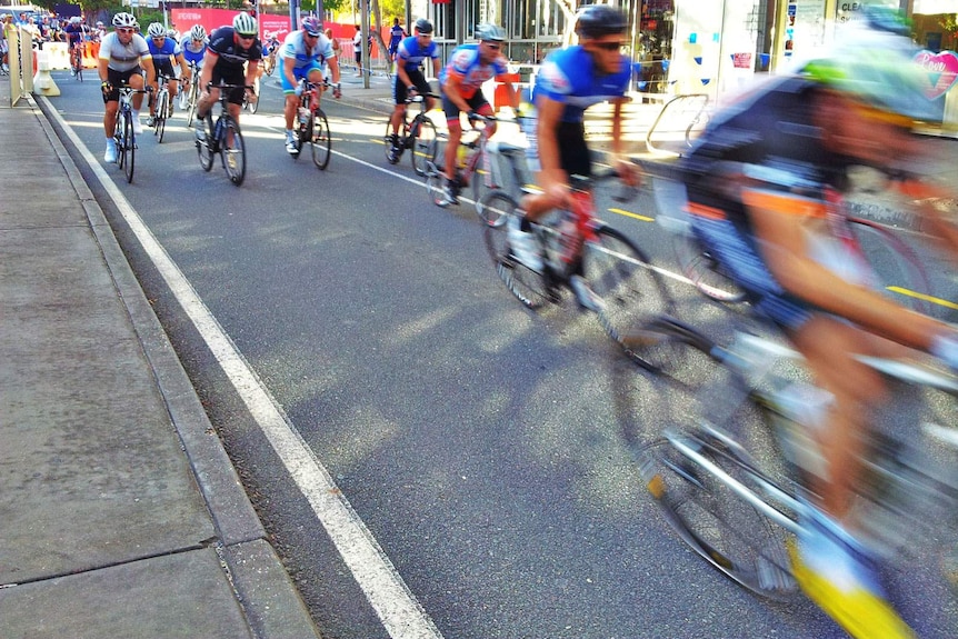 Cyclists race through South Brisbane