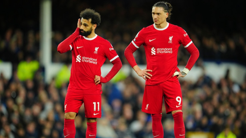 Mo Salah and Darwin Nunez looks sad on the field during Liverpool's Premier League loss to Everton