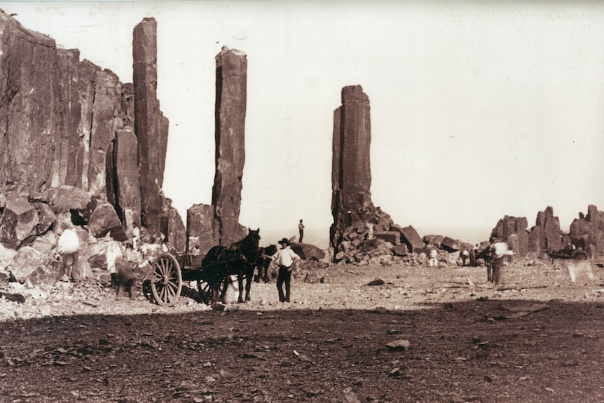 Bombo Quarry, 1880s.