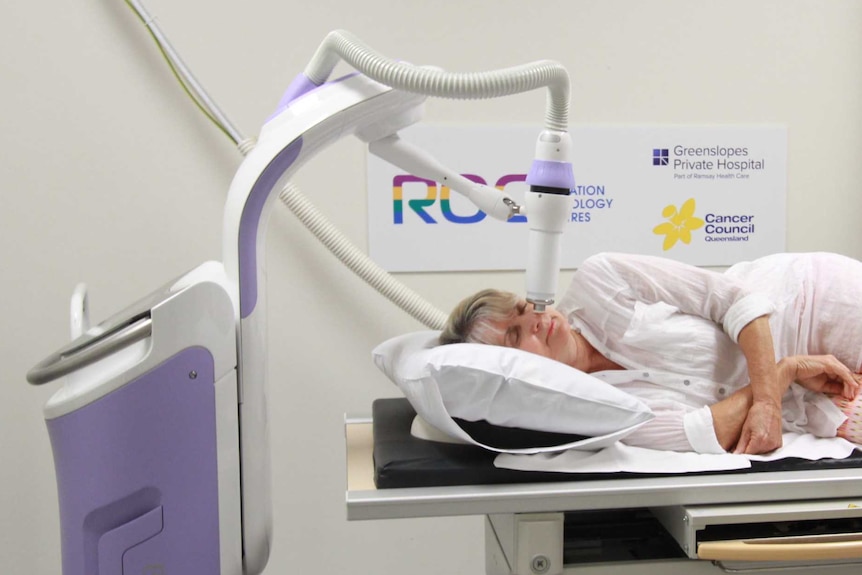 Susan Leigh-Smithbeing treated by the Esteya electronic brachytherapy machine