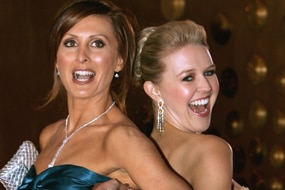 Christie Matlhouse and Lauren Newton arrive for the 2005 Brownlow Medal Dinner (Ryan Pierse: Getty Images)