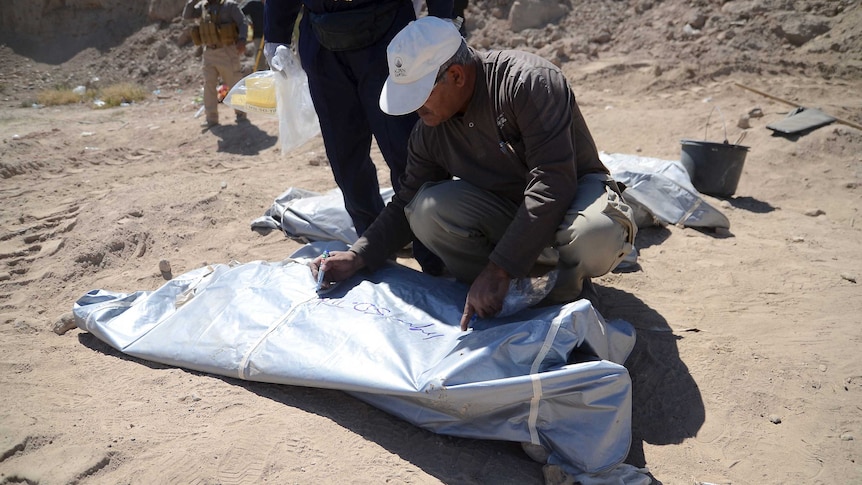 Iraq mass graves exhumed in Tikrit