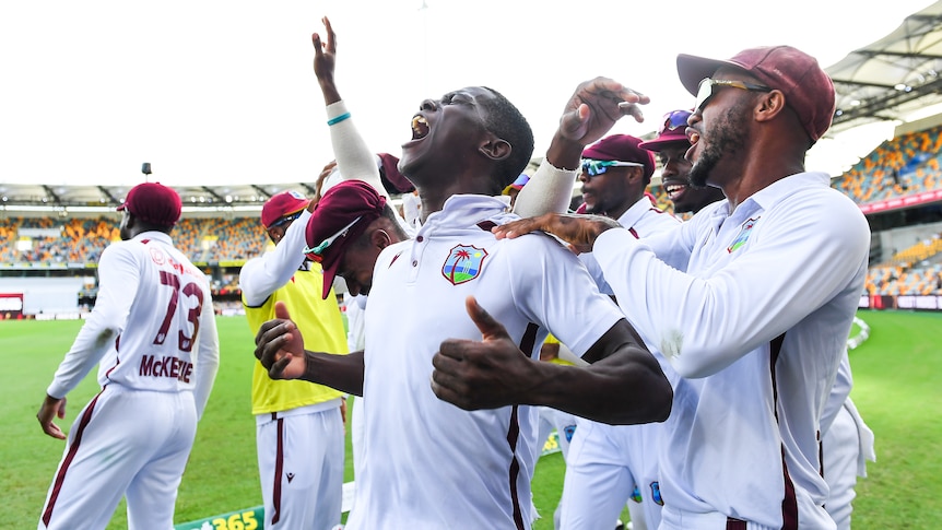 Les Antilles mettent en lumière le test de cricket lors d’une journée de joie impossible alors que l’Australie est battue au Gabba