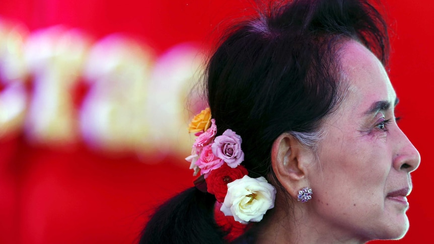 Aung San Kyi Kyi appears in public ahead of a historic election on Sunday, November 8, 2015