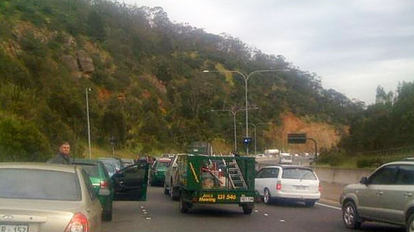 Traffic piles up on the Adelaide Hills freeway due to a fatal smash ahead