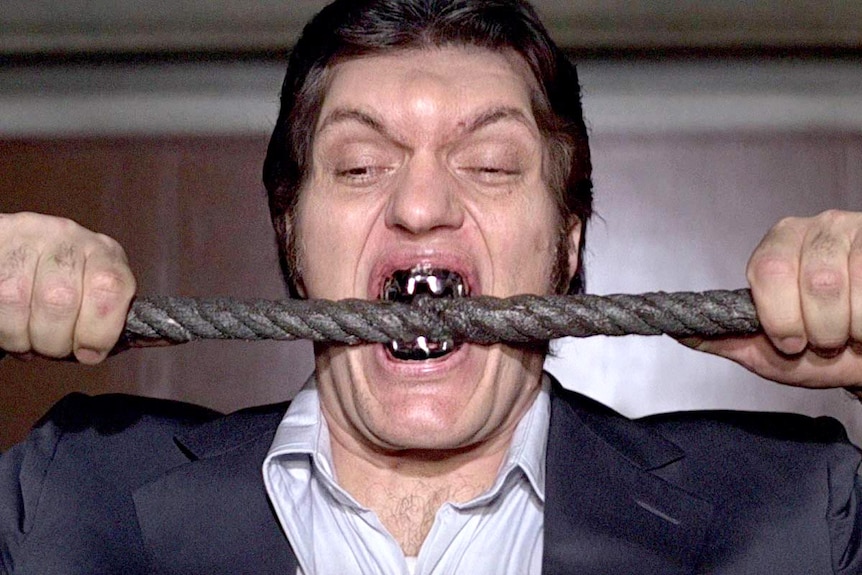 Richard Kiel, best known as iconic Bond villain Jaws, dead ...