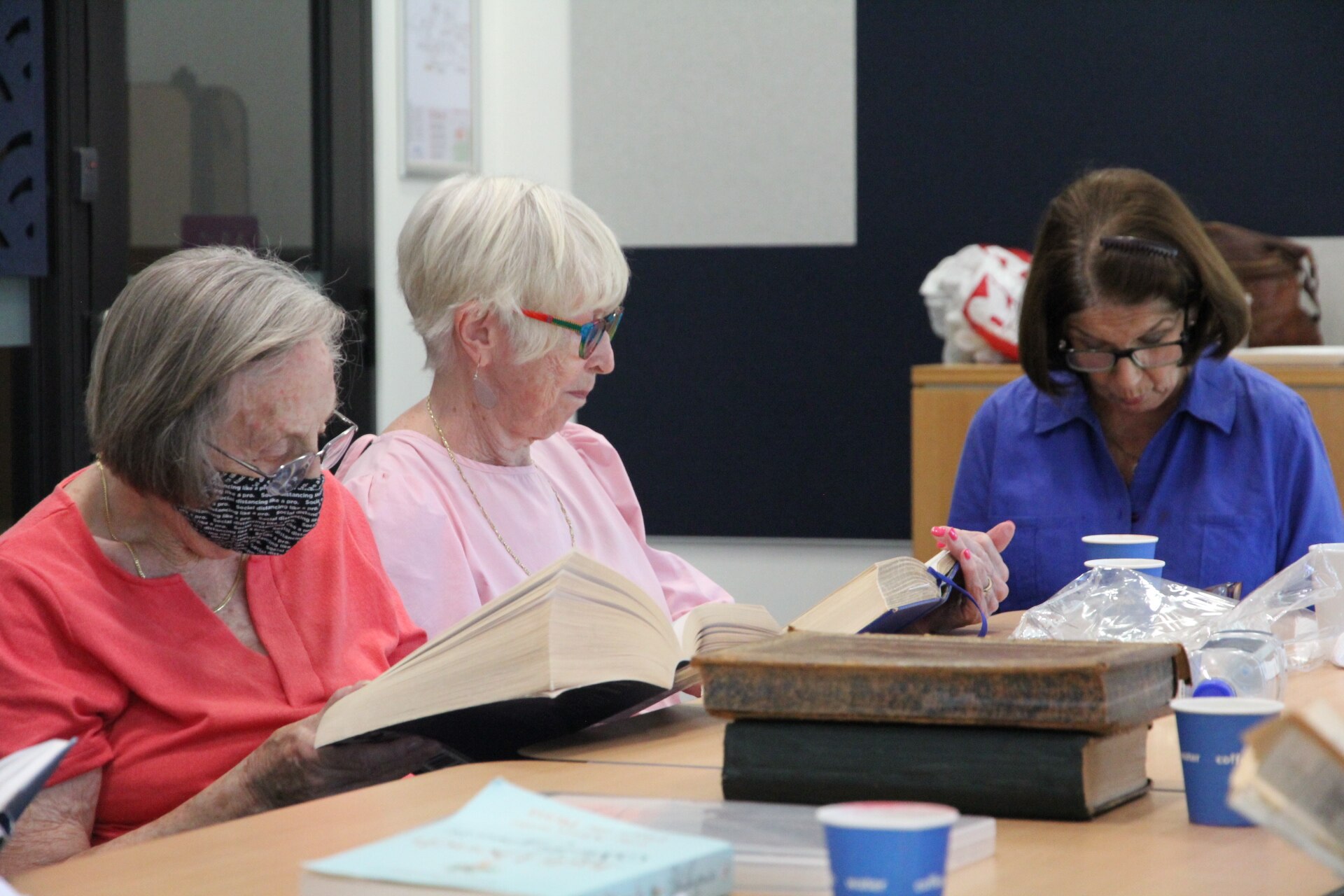 Wagga Wagga club lays claim to title of world's oldest continuous Shakespeare reading group