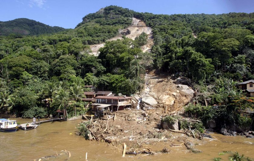 Hopes of finding landslide survivors dim - ABC News