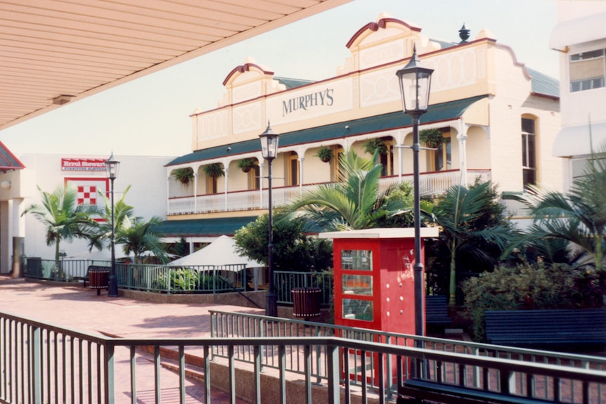 The Coomonwealth Hotel on a sunny day in 1991. 