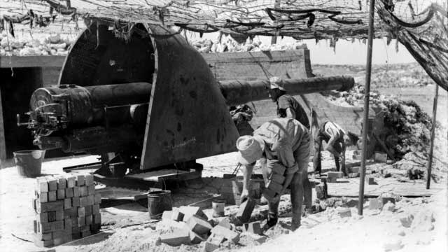 Work on the construction of a parapet to No. B2 Gun Position at Leighton Battery, February 18, 1943.