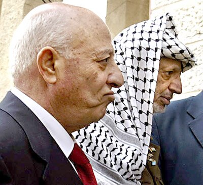Arafat defiant in face of threats - ABC News
