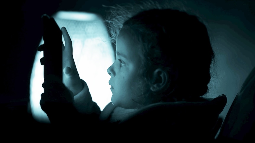 Parents Report Decline In Children S Physical Wellbeing Increase In Screen Time Amid Covid 19 According To National Survey Abc News
