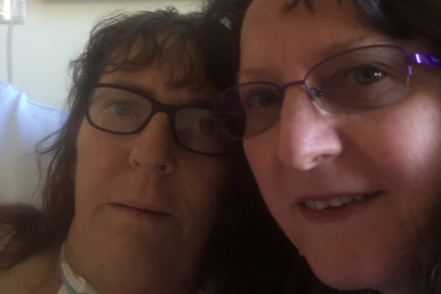 Lynda Peters with her sister Tammy Harman in Dubbo Base hospital