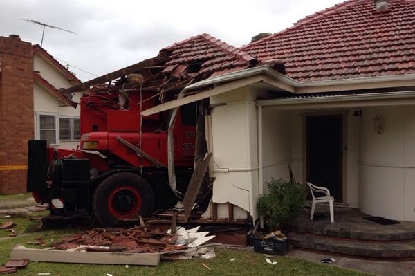 Crane runs into at house Pendle Hill