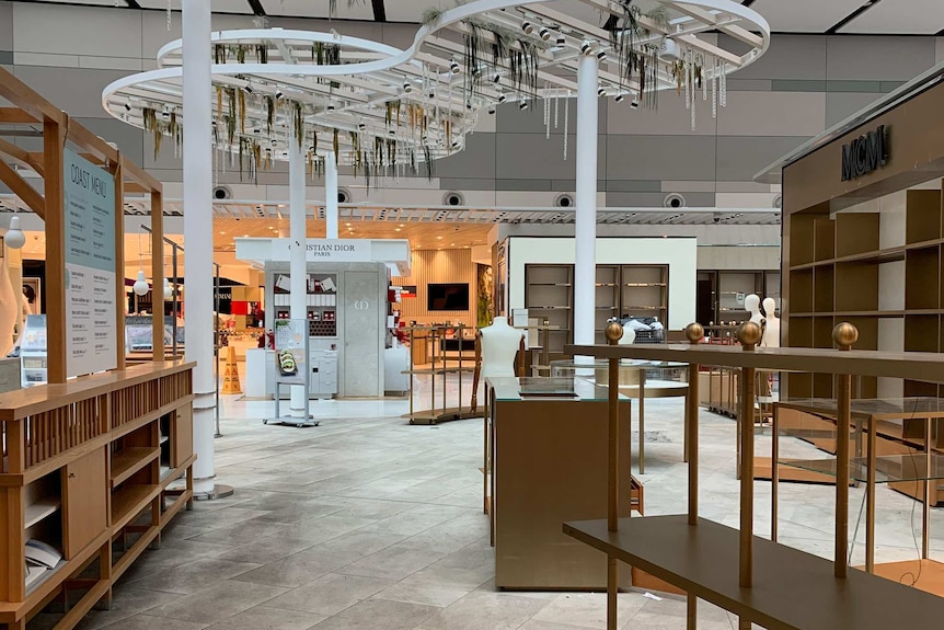 Photo of an empty shop at Sydney airport.