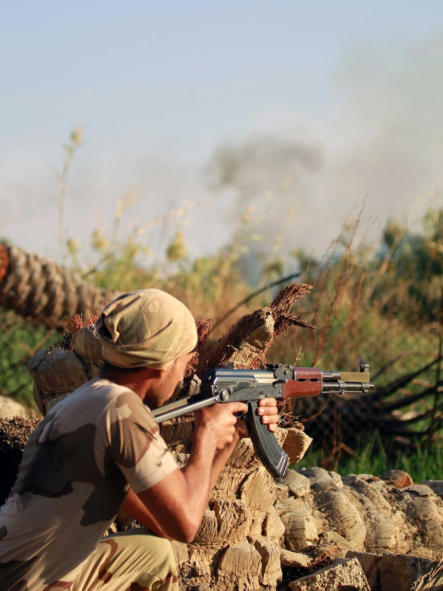 An Iraqi soldier in Jurf al-Sakhr