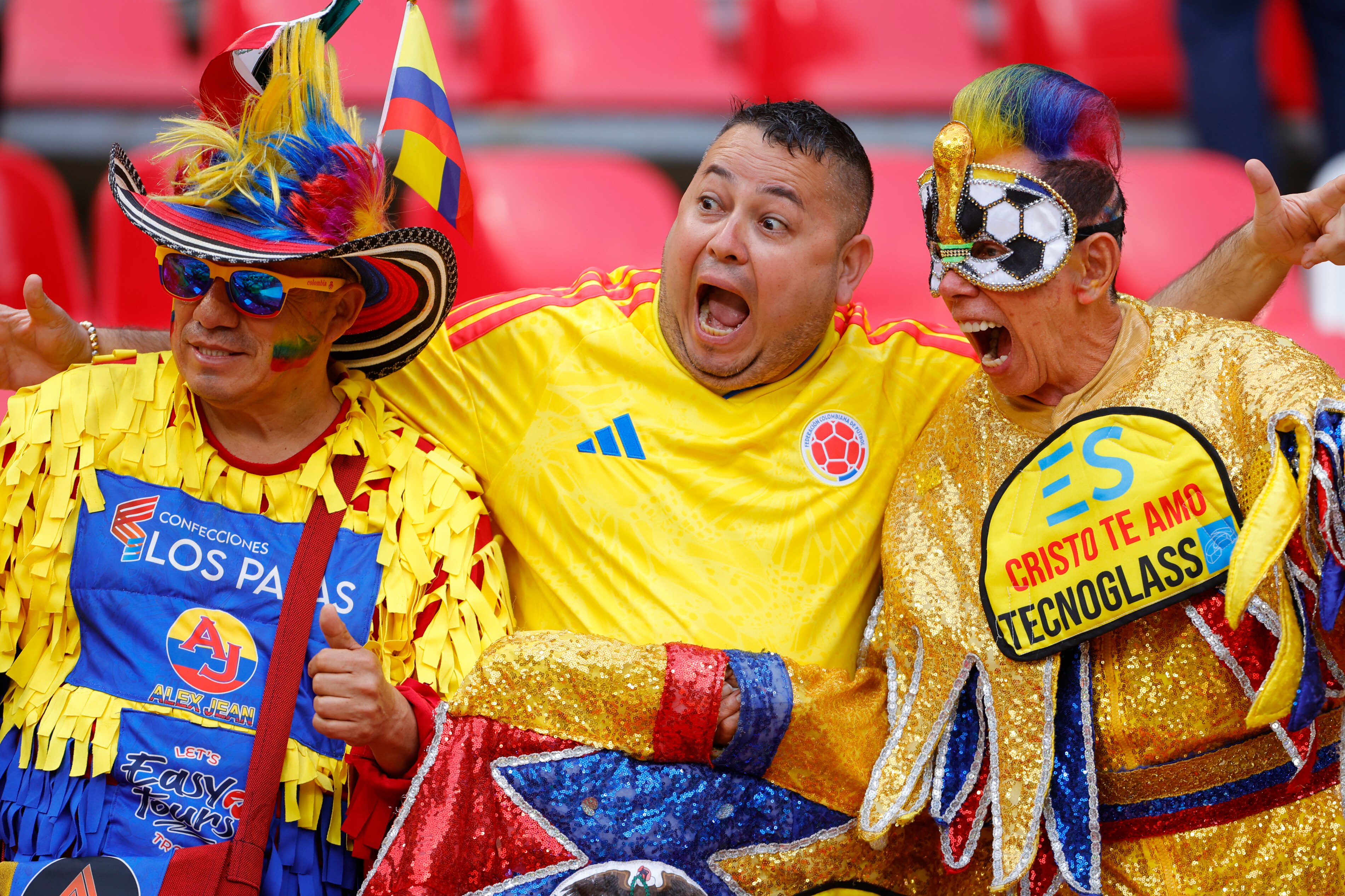 Colombia fans in yellow