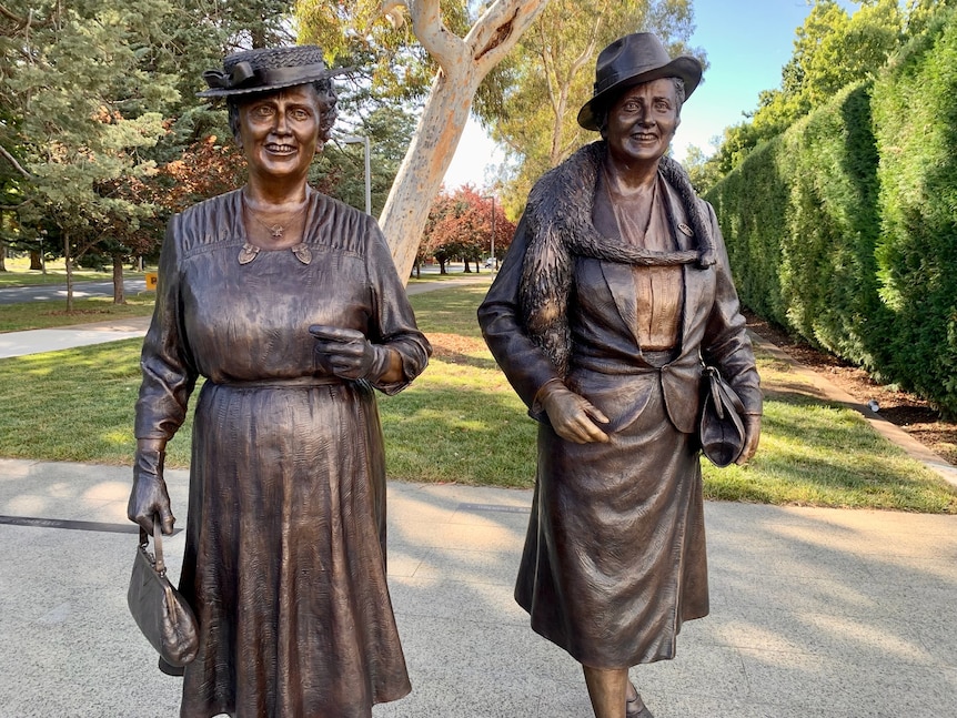 Bronze statues of Dame Dorothy Tangney and Dame Enid Lyons.