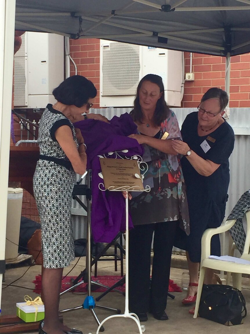 Dame Marie Bashir officially opens the Wagga Wagga Women's Health Centre, 10 March, 2016.