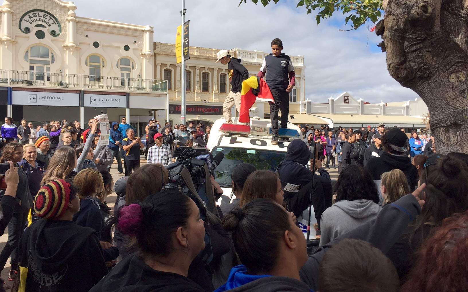 Kalgoorlie protest Arrests made, officers injured in violent riot over