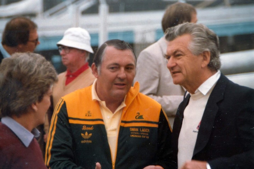 Bob Hawke speaks to Alan Bond