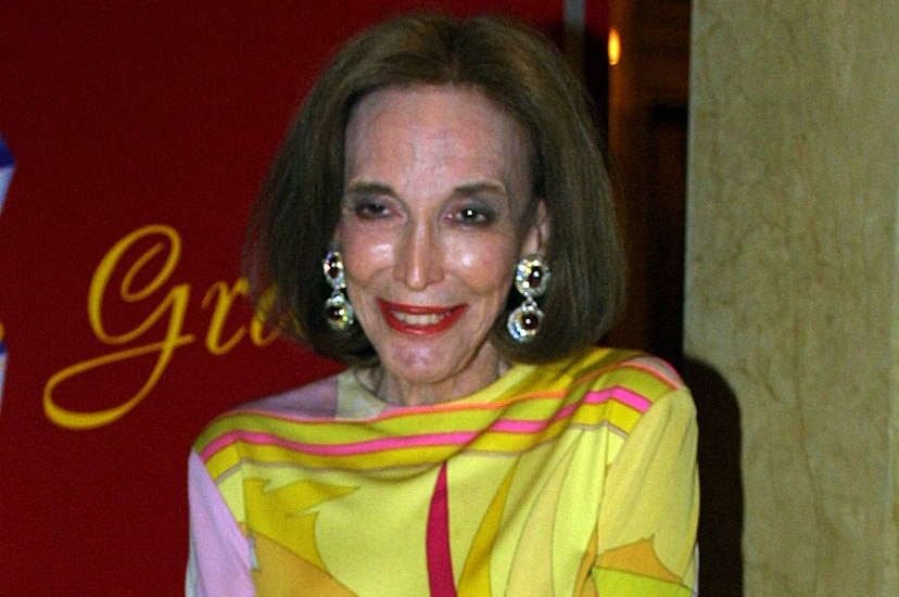Helen Gurley Brown poses after presenting the 2001 Gracie Allen Tribute Award in New York City on May 31, 2001.
