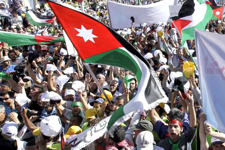 Des milliers de personnes se joignent à la marche de protestation en Jordanie