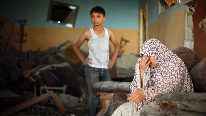 Gaza airstrike destroys house, kills family