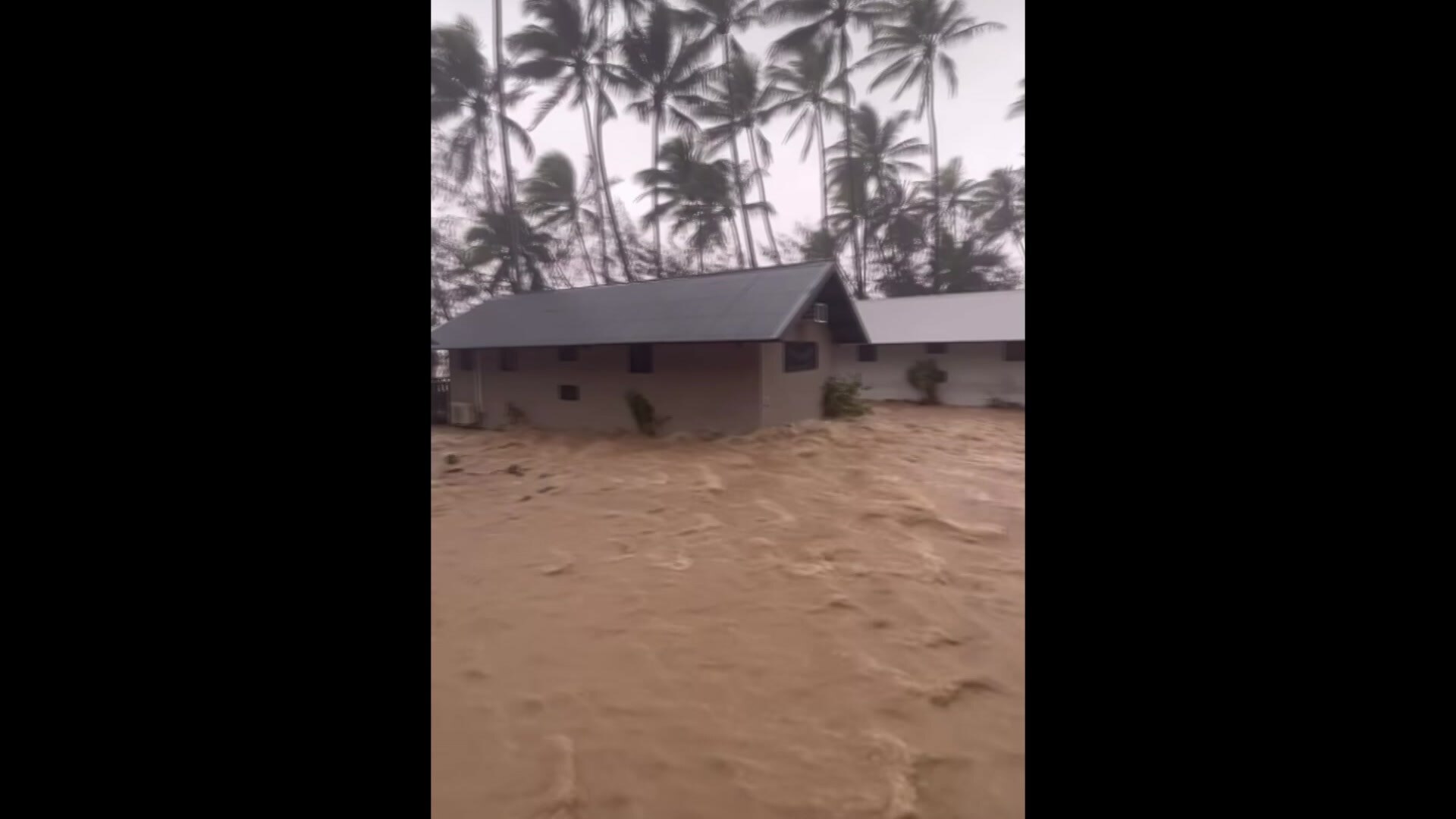Flooding in Cairns video - ABC News