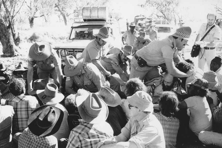 Police break up the blockade at Mickey's Pool arresting 22 people