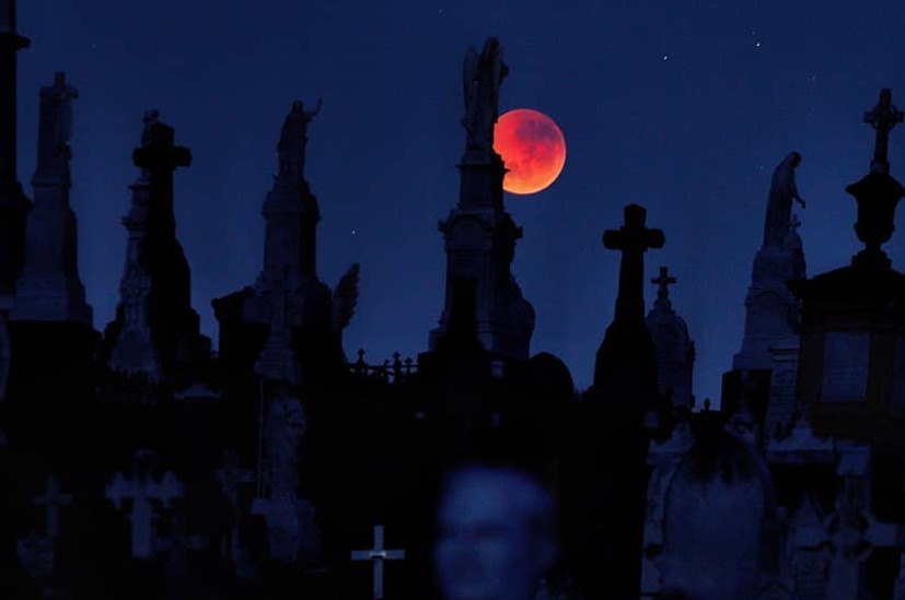 Lunar eclipse from Waverly Cemetery
