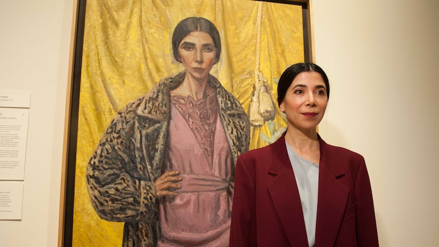 Artist Yvette Coppersmith with her 2018 Archibald Prize winning self-portrait.