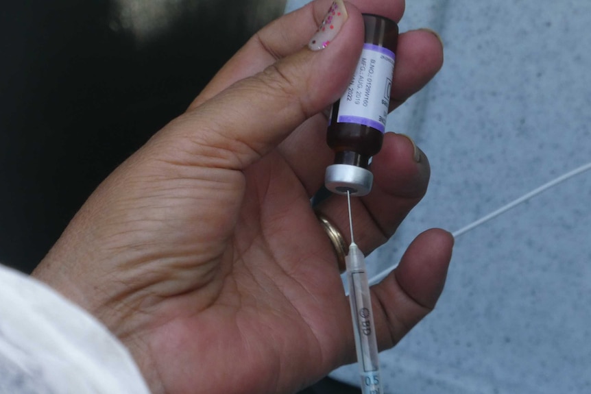 Preparing a measles vaccination