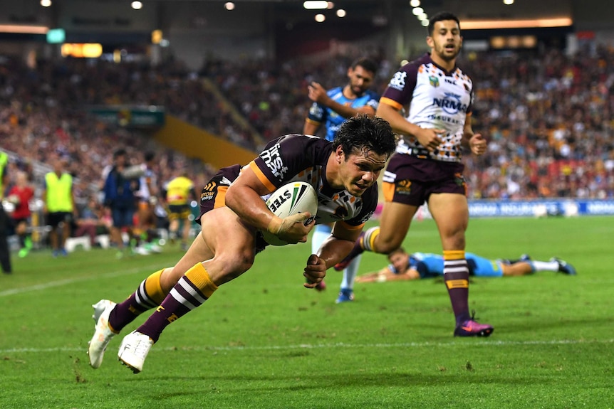 James Roberts scores against the Titans