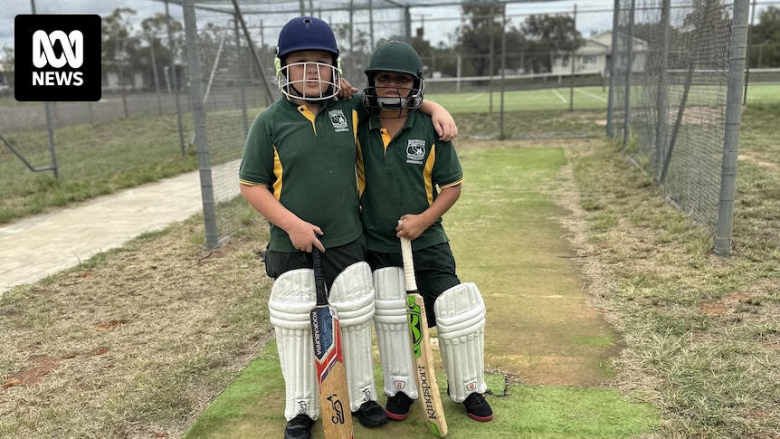 Treffen Sie die Barfußbande von Kindern aus dem Outback von Queensland, die sich zum Ziel gesetzt haben, ein Junior-Cricket-Team zu gründen