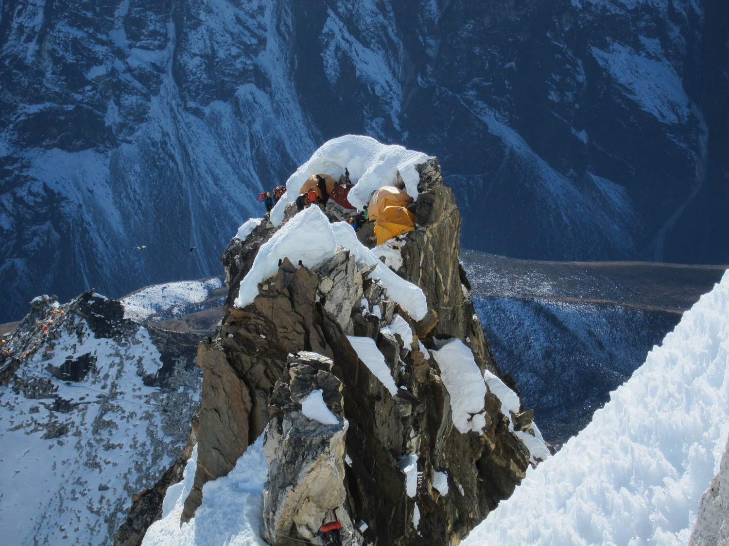 Snapchatting Everest Climbers the first to document Everest