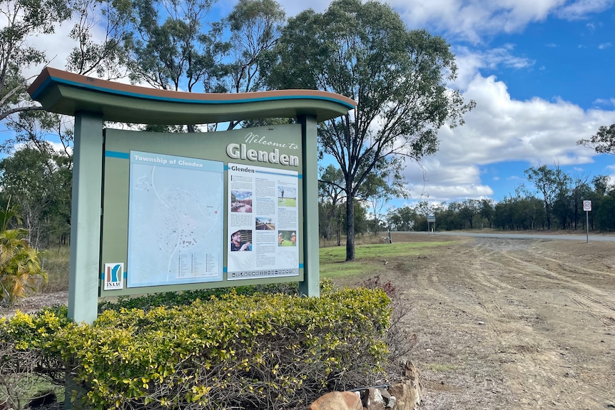 A sign featuring a map and the words "Welcome to Glenden".