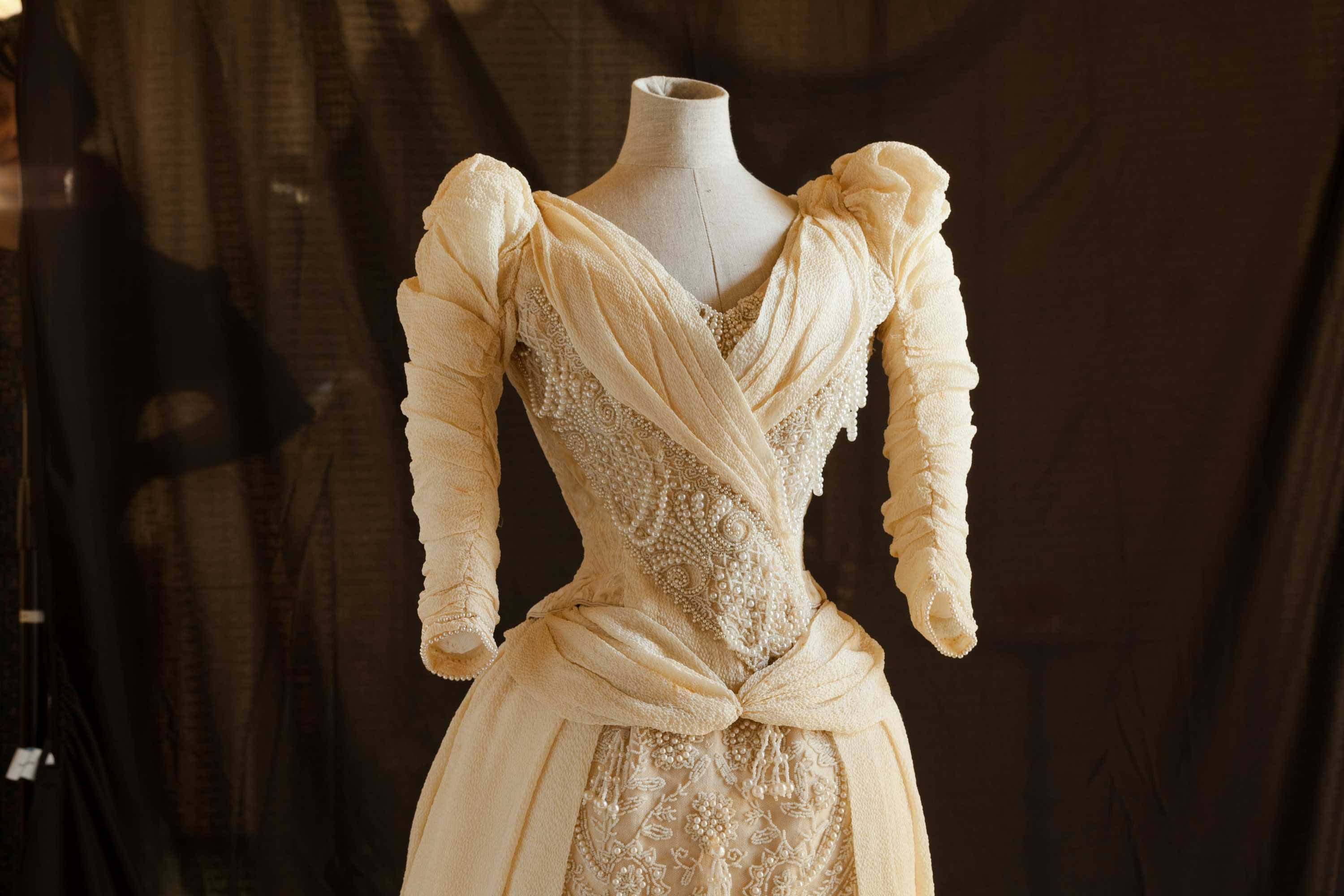 Свадебные платья 19 века. Бальные платья 19 века. Театральное платье. Свадебные платья 19 века Франция